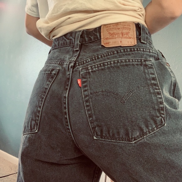 Levi's Denim - Vintage Levi's 550 Relaxed Fit Tapered Leg Jeans